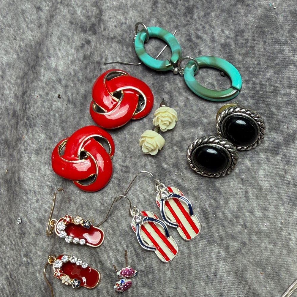 Lots of vintage earrings for Women EB#1
7pairs